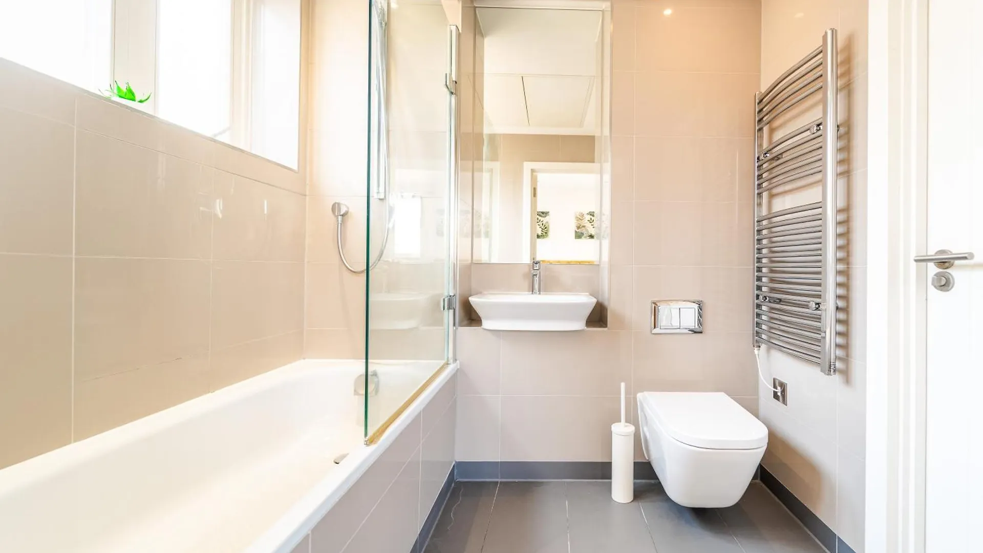 Luxury Greenwich 2Bed 2Bath Apt - Sleep 6 Guest- 1 Min From Station - Close To Greenwich Maritime- Playstation Provided 런던 아파트