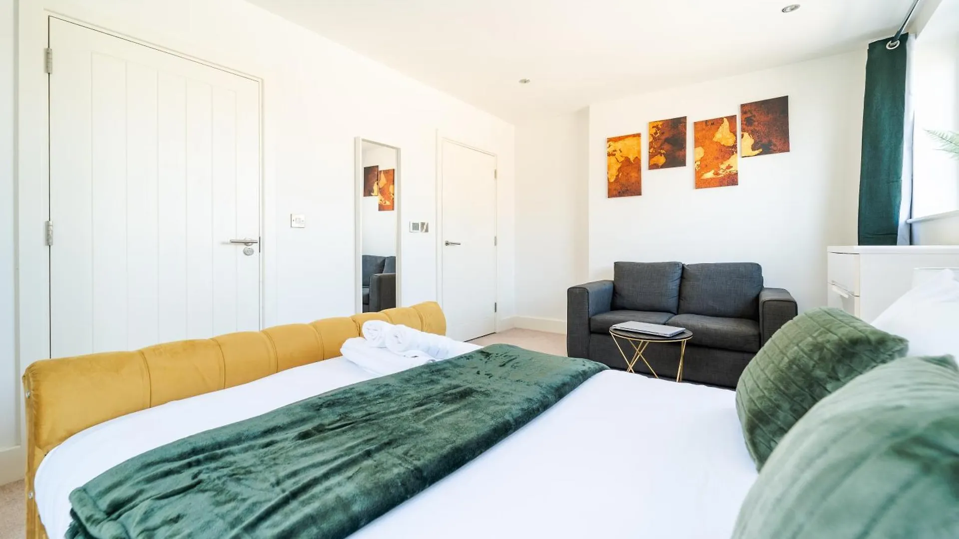 Luxury Greenwich 2Bed 2Bath Apt - Sleep 6 Guest- 1 Min From Station - Close To Greenwich Maritime- Playstation Provided 런던 0*,