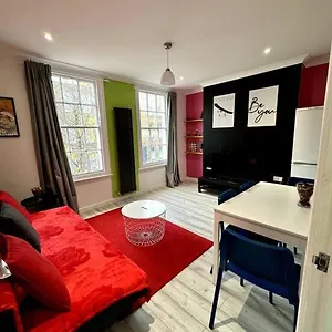 The Hidden Gem *2-bed Apt* Apartment