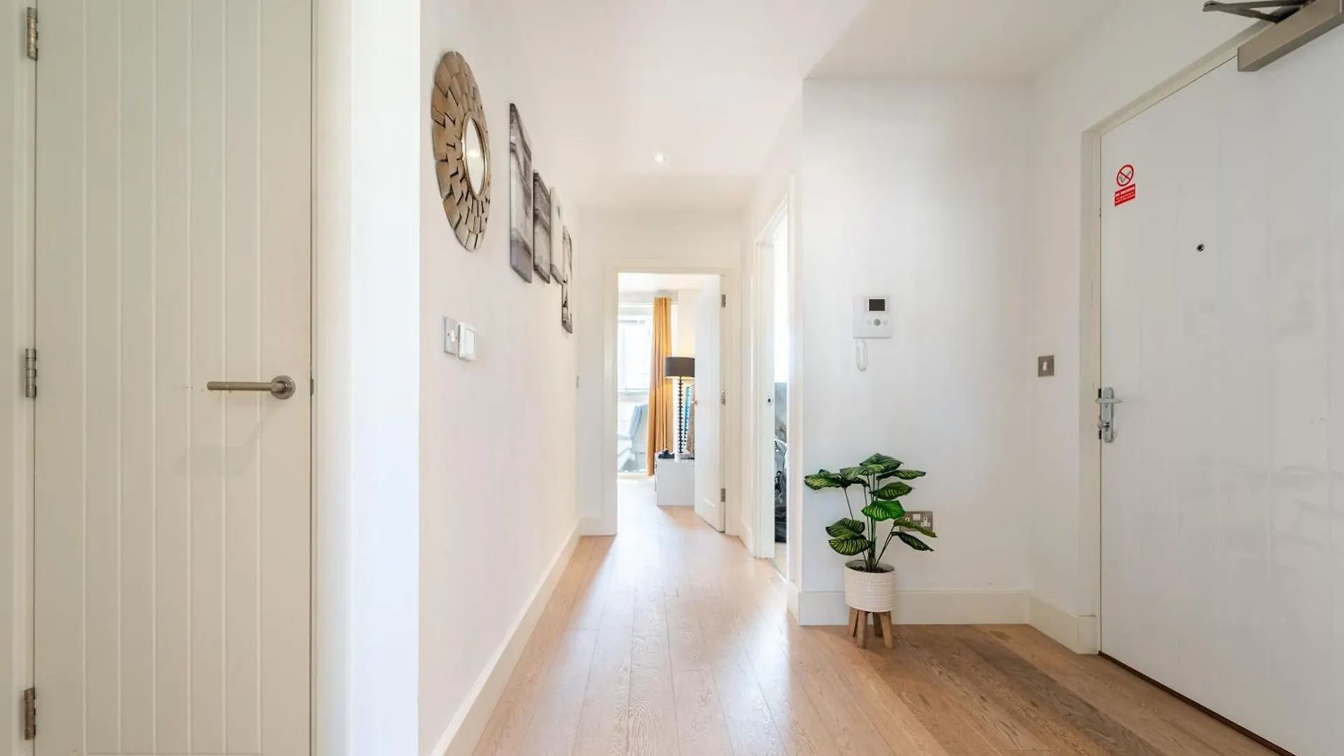 Greenwich Station Suite: Luxury 2-Bed with PlayStation London