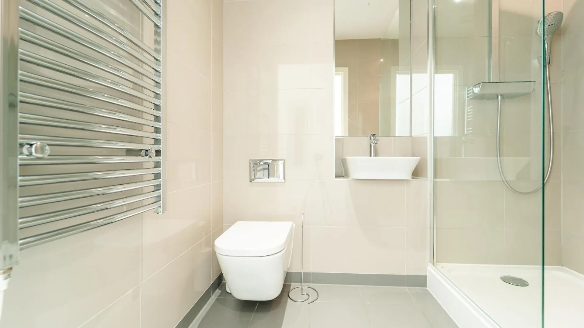 Greenwich Station Suite: Luxury 2-Bed with PlayStation London 0*,  United Kingdom